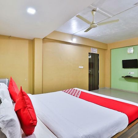 Oyo 24833 Hotel Silver Daman Exterior foto