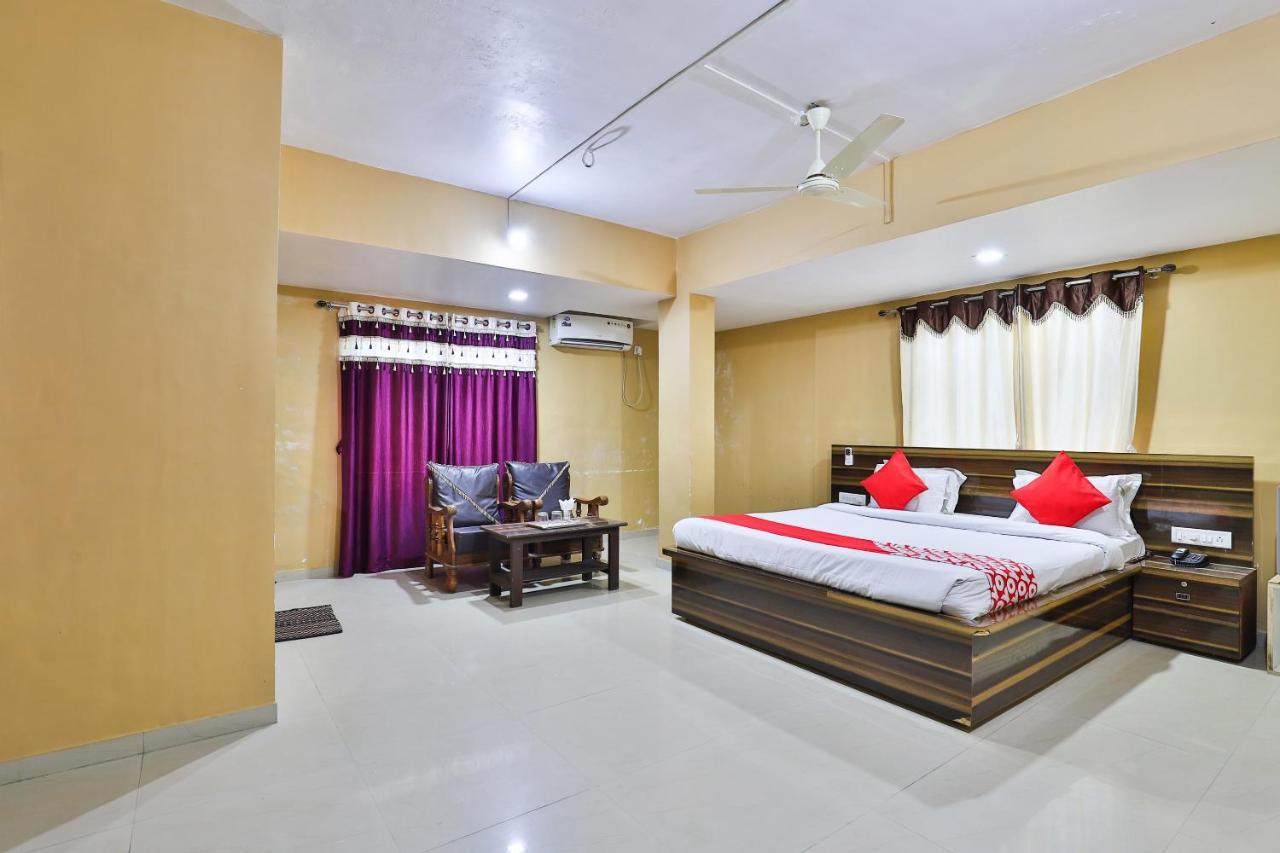 Oyo 24833 Hotel Silver Daman Exterior foto