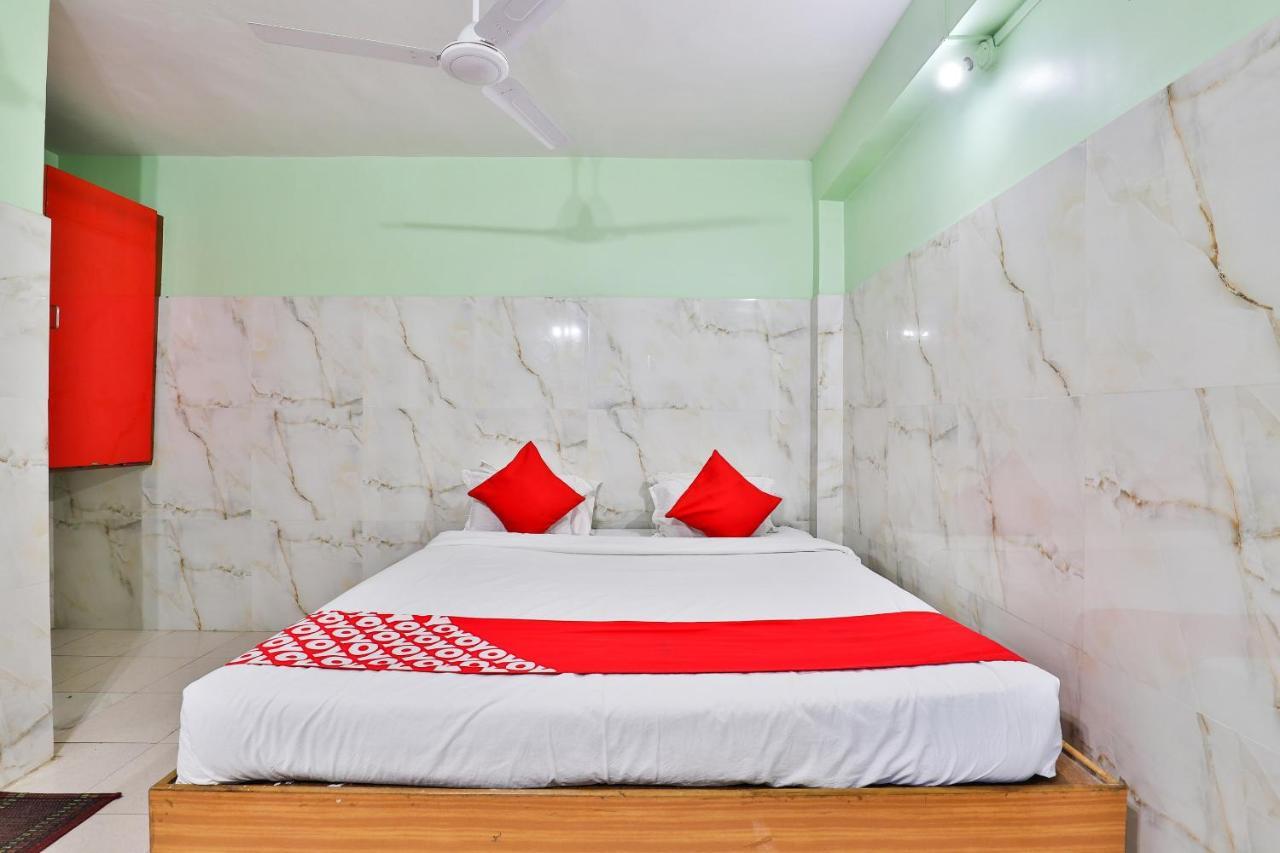 Oyo 24833 Hotel Silver Daman Exterior foto